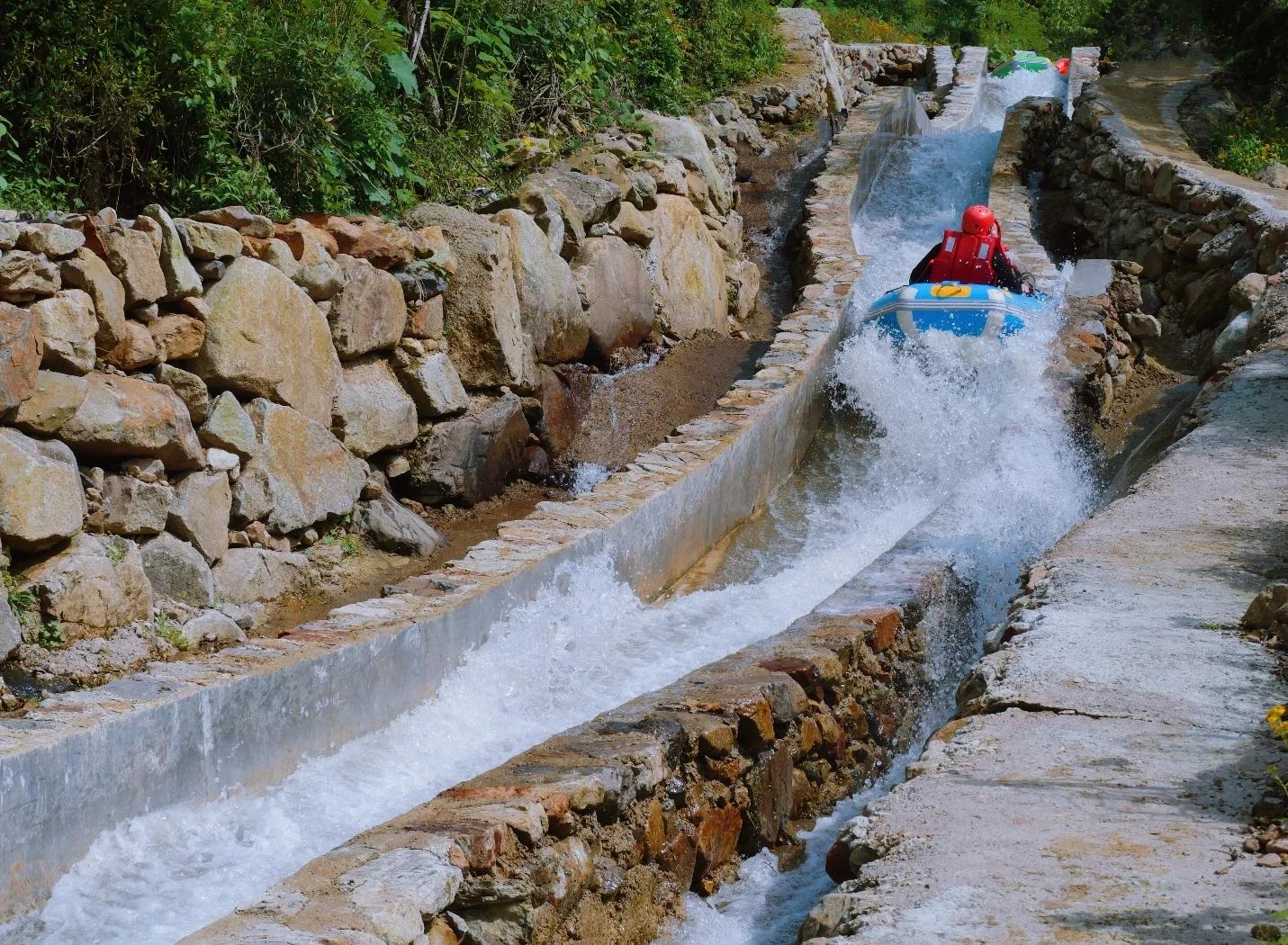 极限漂流:急流中的速度与惊险 极限漂流:急流中的速度与惊险
