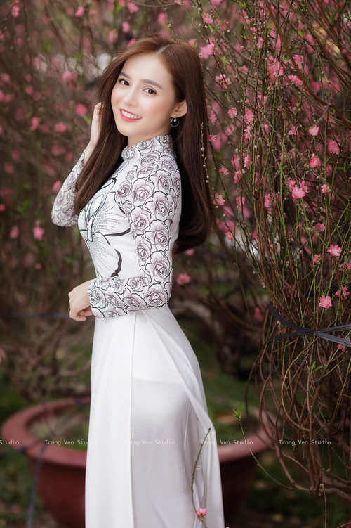 《2025年5月18日,全球电竞盛事LOL季中冠军赛落幕,谁是新晋霸主?》,电竞世界冠军赛