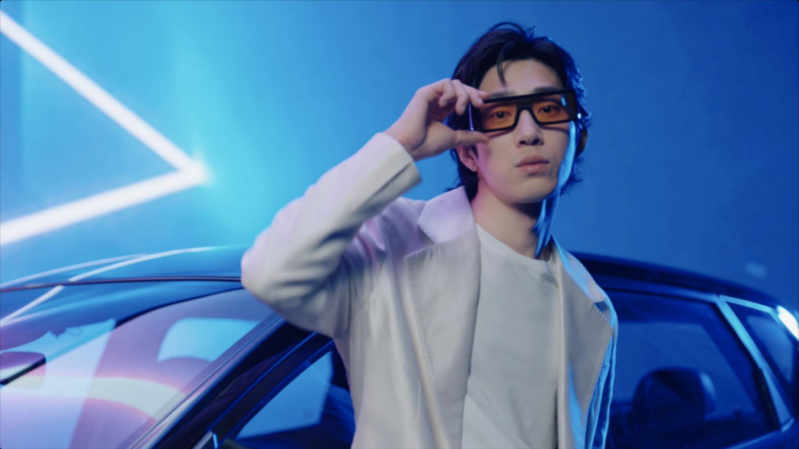 谷爱凌训练中展现高难动作，谷爱凌夺得佳绩